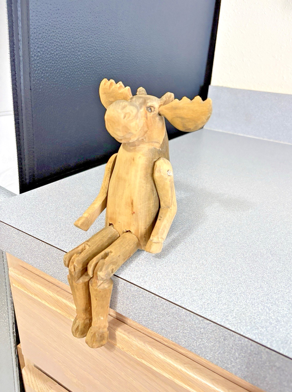Vtg Rustic Wooden Moose Shelf Sitter Figurine Jointed Legs Cabin Holiday Decor